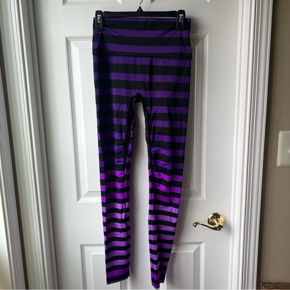 K-DEER Black and Purple Striped Leggings